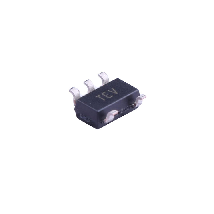 MIC5205-5.0YM5-TR nuovo ed originale    MIC5205-5.0YM5-TR SOT-23-5   Circuito integrato