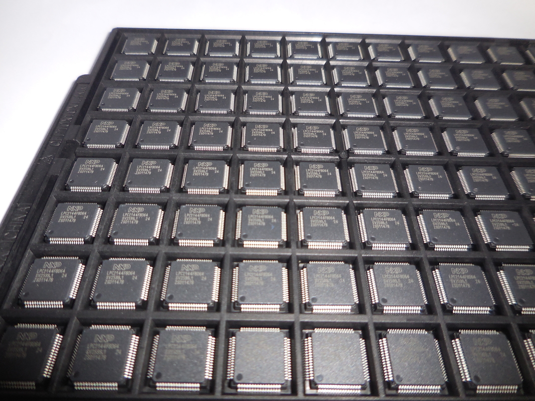 Originale nuovissimo del microcontroller di IC del chip del circuito integrato di LPC2144FBD64 QFP64 inutilizzato